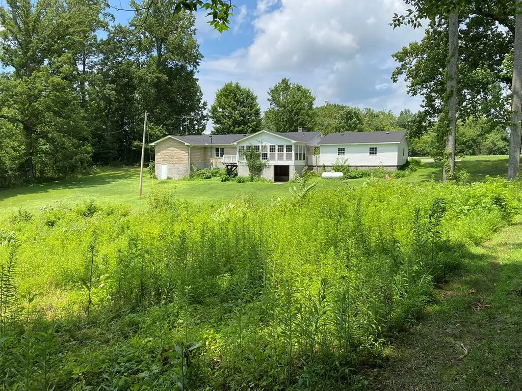 2676 North Springs Road Red Boiling Springs TN 37150