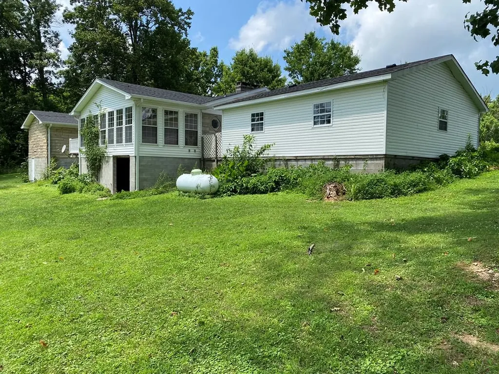 2676 North Springs Road Red Boiling Springs TN 37150