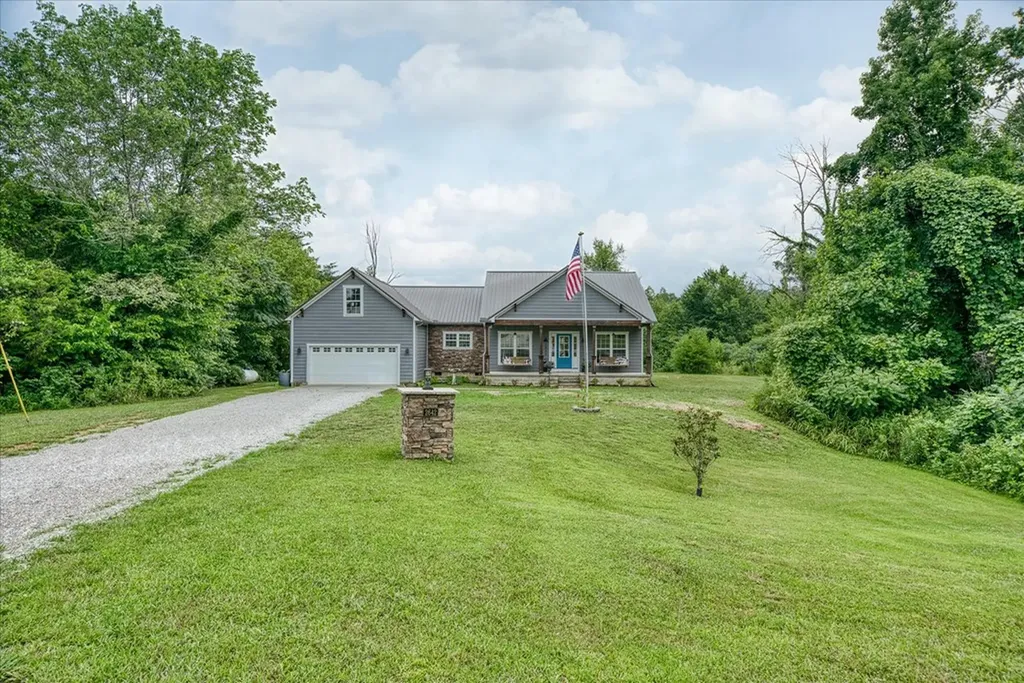 2642 Hilham Highway Livingston TN 38568