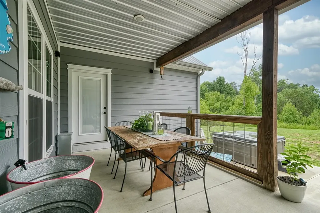 2642 Hilham Highway Livingston TN 38568