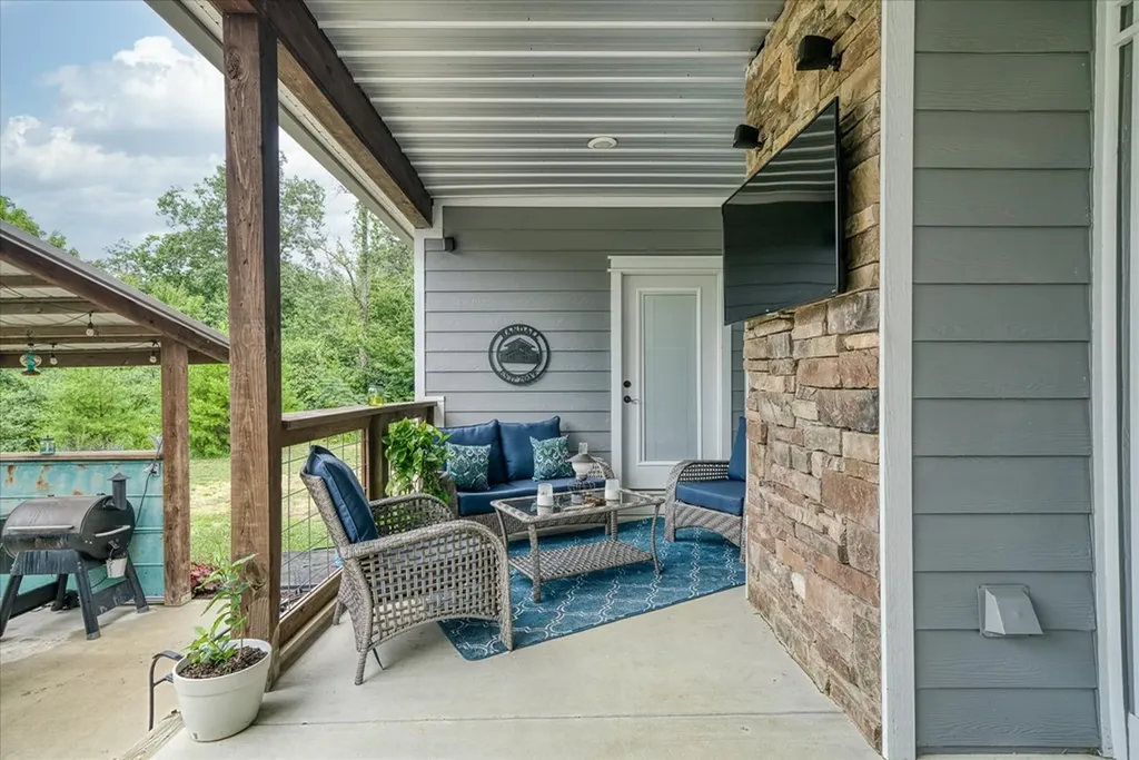 2642 Hilham Highway Livingston TN 38568