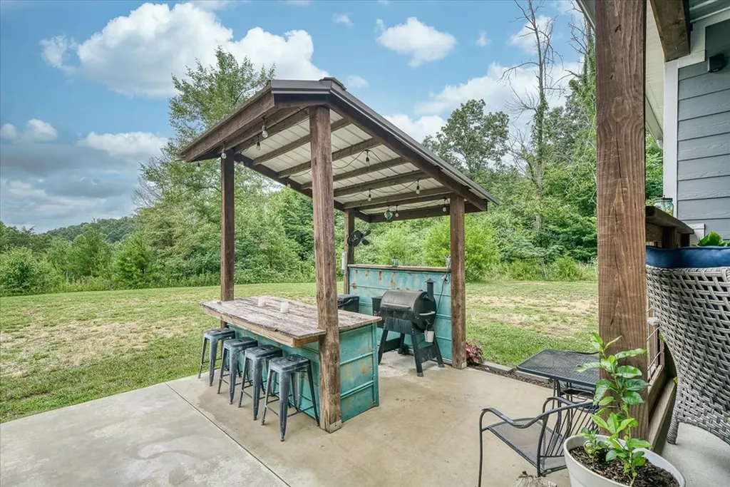 2642 Hilham Highway Livingston TN 38568