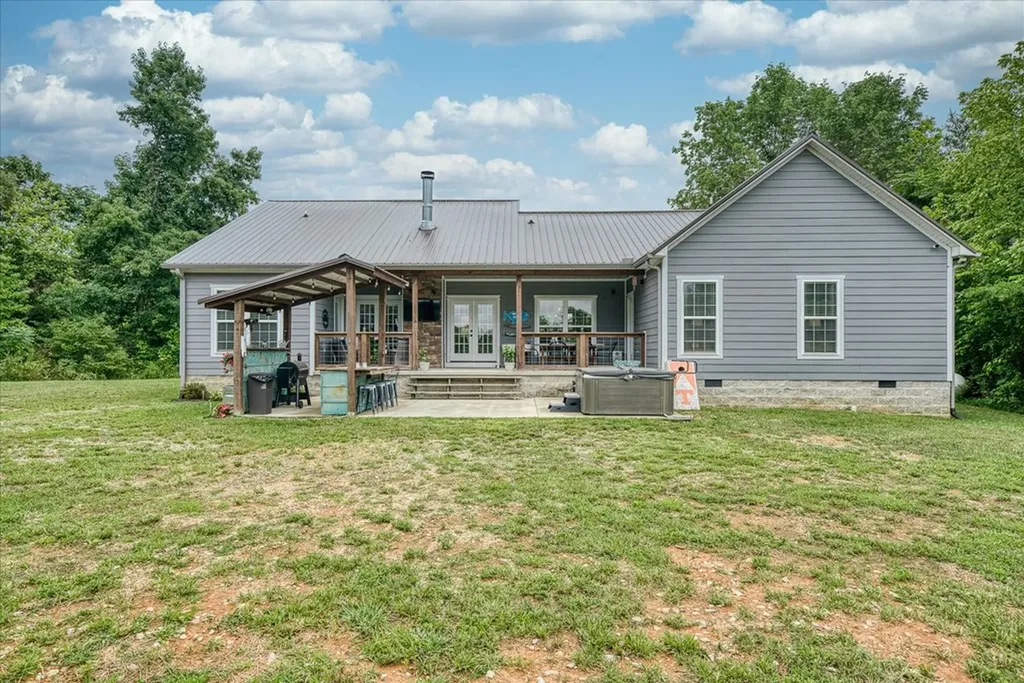 2642 Hilham Highway Livingston TN 38568