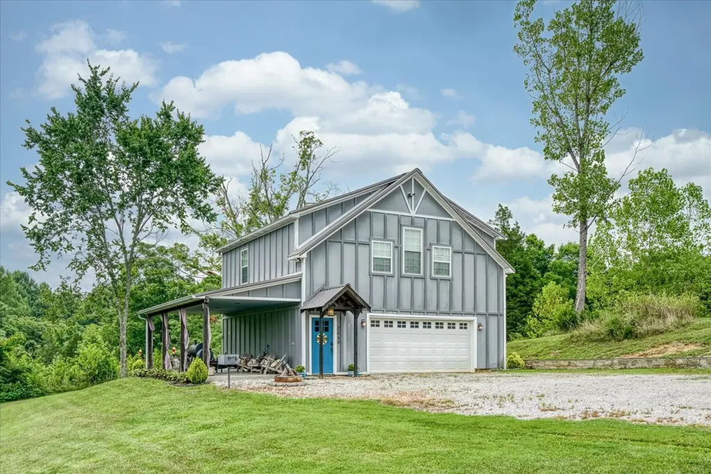 2642 Hilham Highway Livingston TN 38568