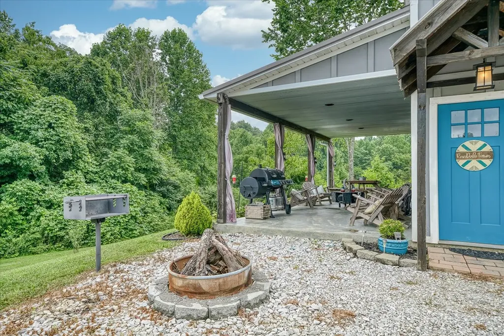 2642 Hilham Highway Livingston TN 38568