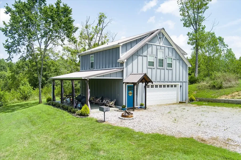 2642 Hilham Highway Livingston TN 38568