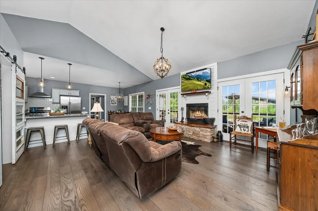 2642 Hilham Highway Livingston TN 38568