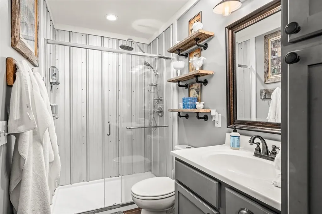 2642 Hilham Highway Livingston TN 38568