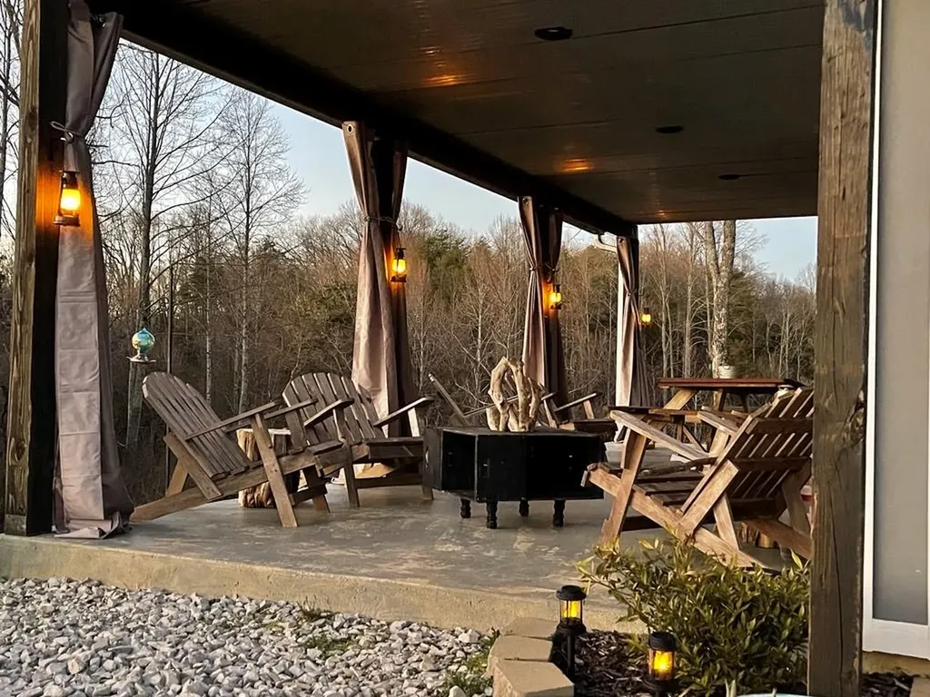 2642 Hilham Highway Livingston TN 38568