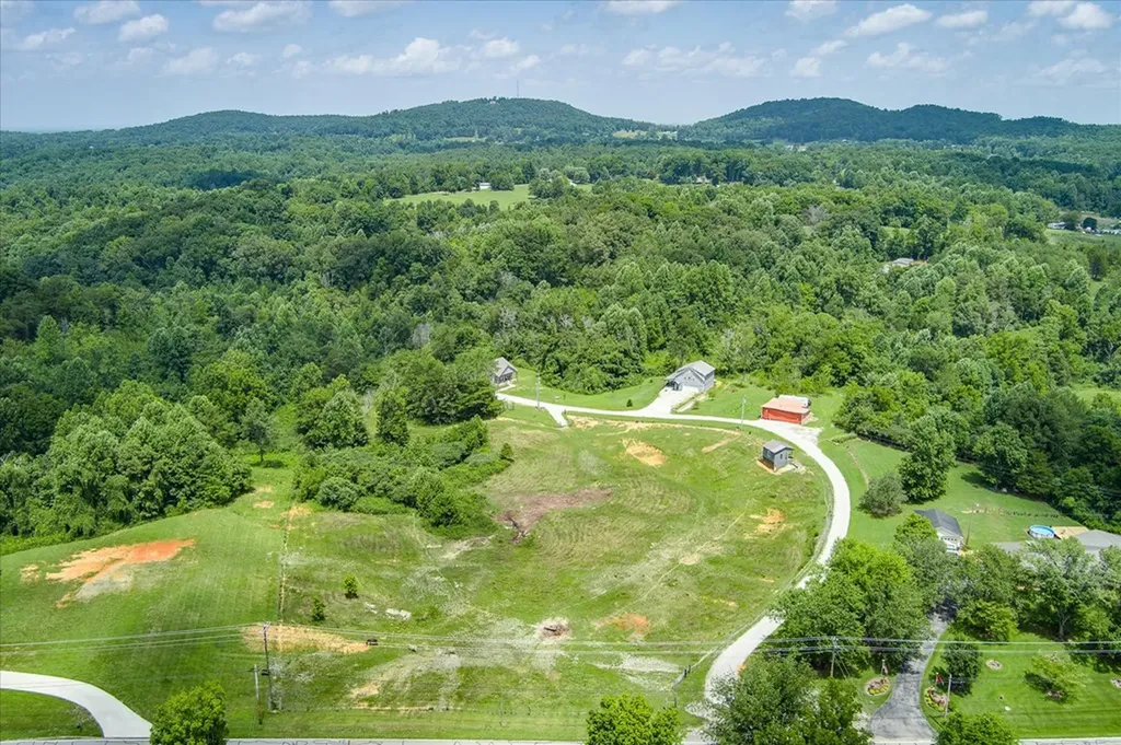 2642 Hilham Highway Livingston TN 38568