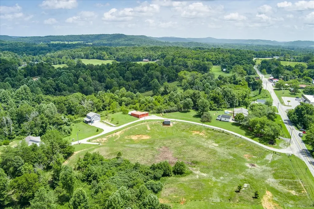 2642 Hilham Highway Livingston TN 38568