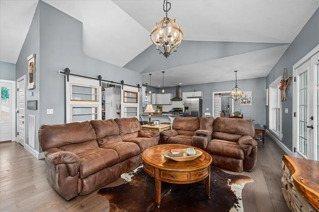 2642 Hilham Highway Livingston TN 38568