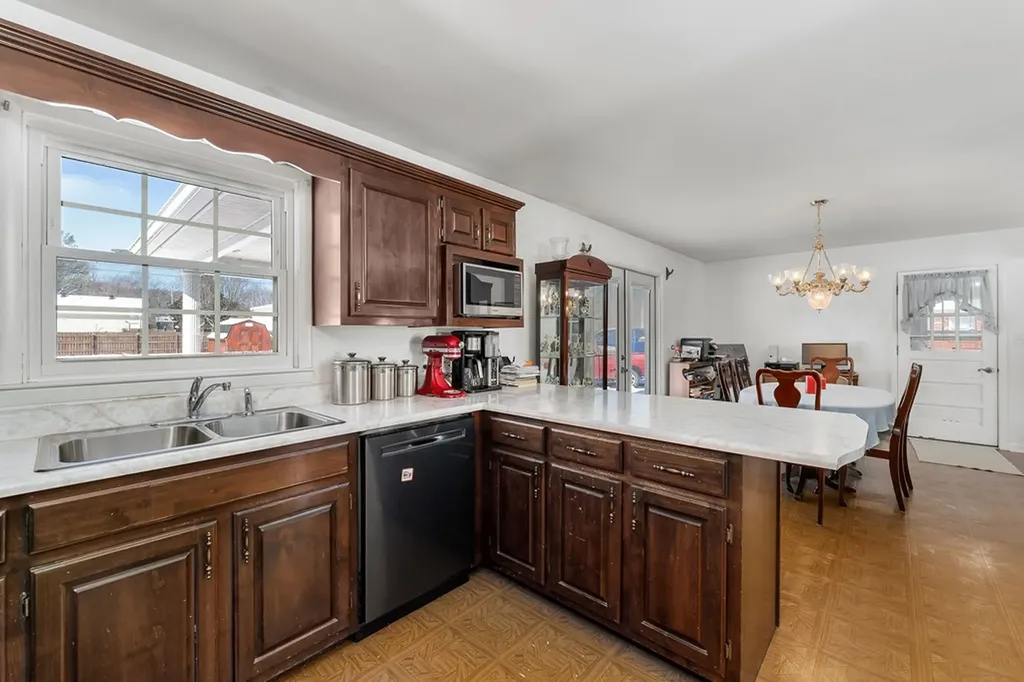 804 Breyer Street Celina TN 38551