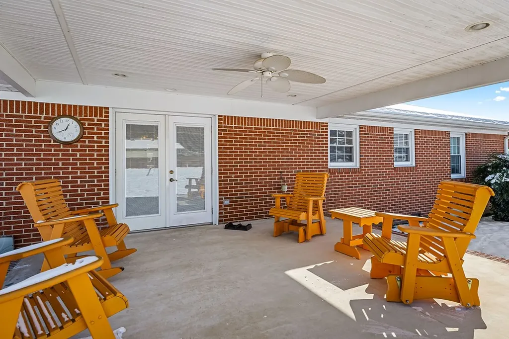 804 Breyer Street Celina TN 38551