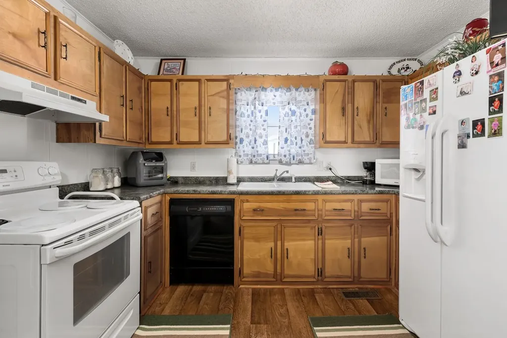 802 Riverside Circle Celina TN 38551