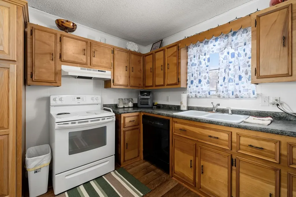 802 Riverside Circle Celina TN 38551