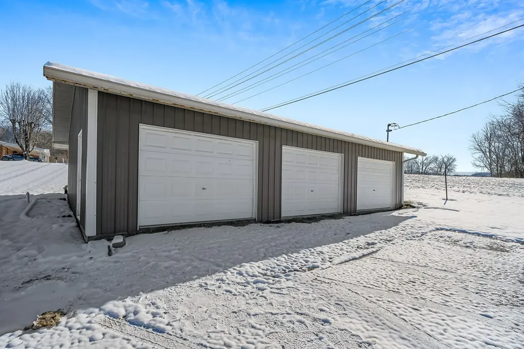 802 Riverside Circle Celina TN 38551