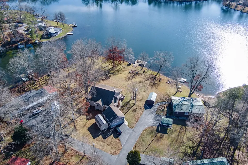 41 Greystone Lane Crossville TN 38571