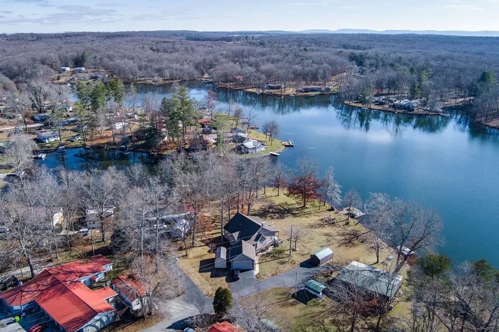 41 Greystone Lane Crossville TN 38571