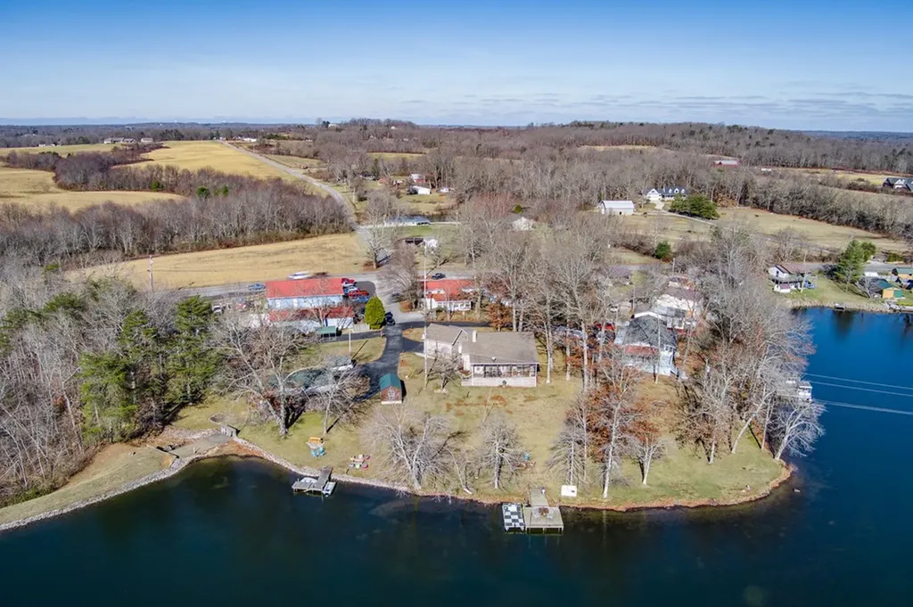 41 Greystone Lane Crossville TN 38571