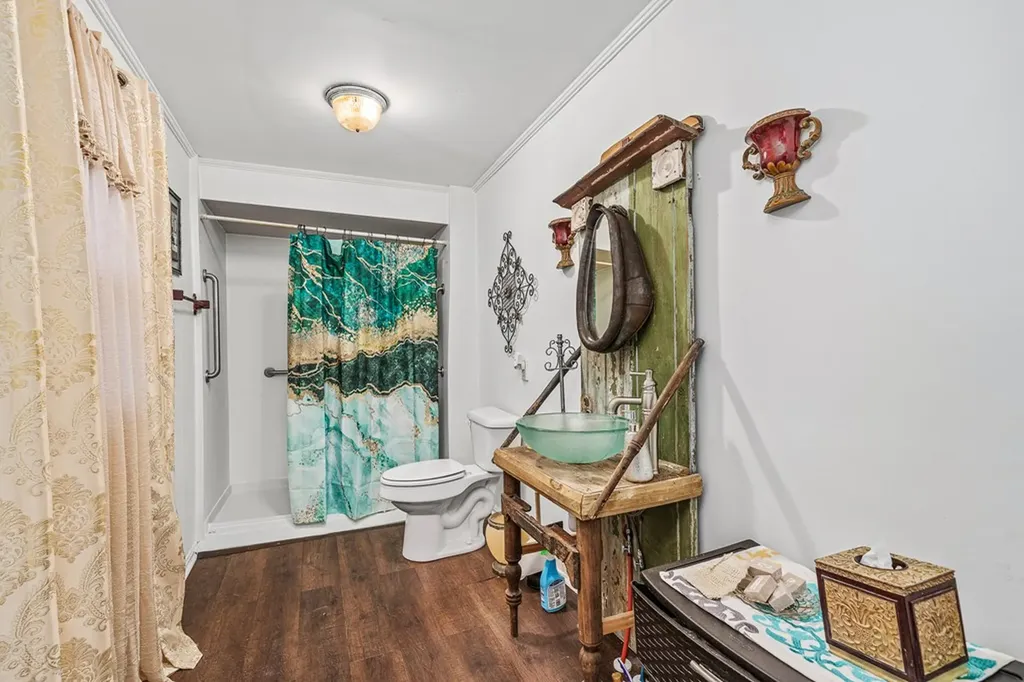 34 SE Lancaster Circle Lancaster TN 38569