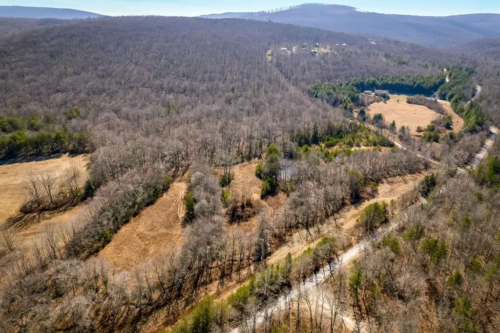 00 Hebbertsburg Road Crab Orchard TN 37723