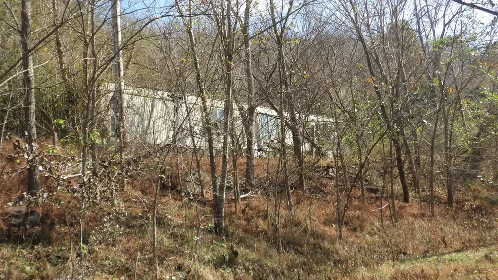 3509 Wet Mill Creek Road Celina TN 38551