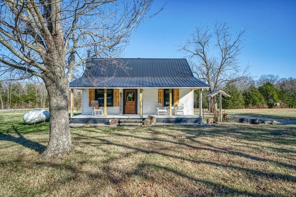 2207 Monterey Highway Rickman TN 38580