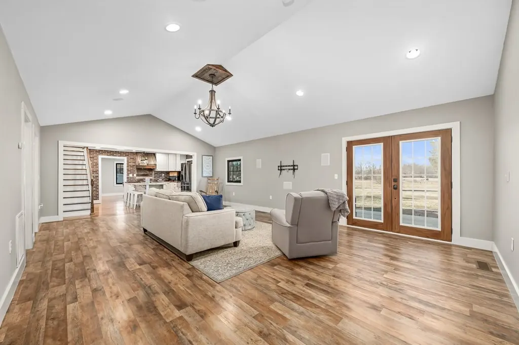 2207 Monterey Highway Rickman TN 38580