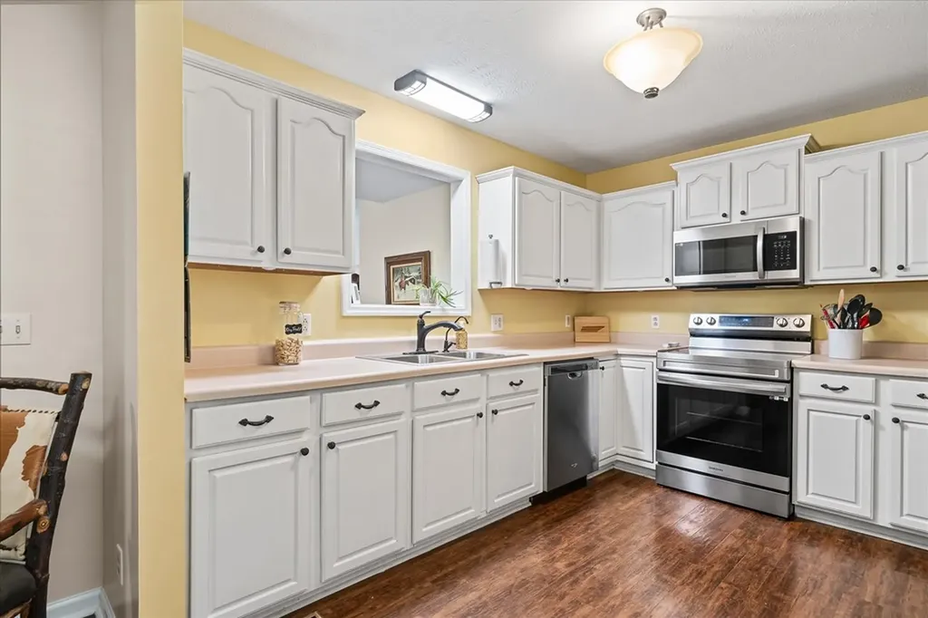 2439 Lake Pointe Drive Cookeville TN 38506