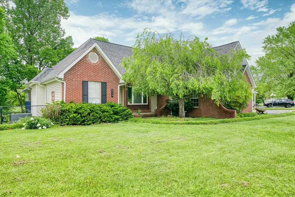2439 Lake Pointe Drive Cookeville TN 38506