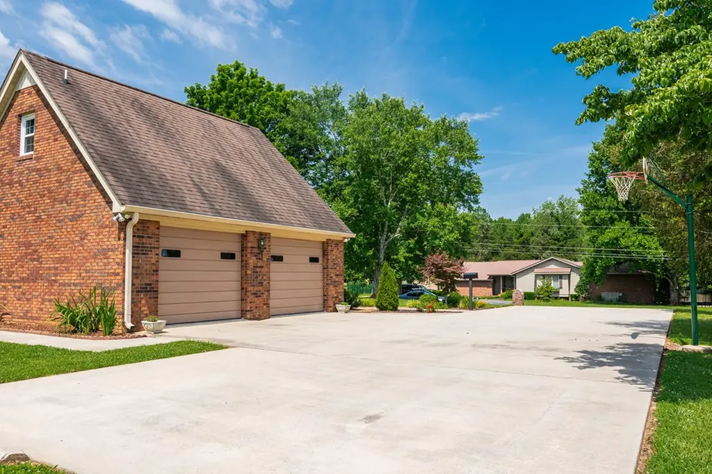 437 Nob Hill Drive Sparta TN 38583