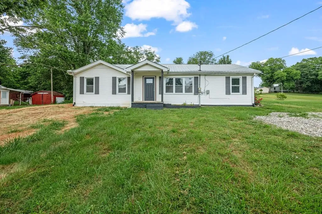 109 Ford Street Byrdstown TN 38549