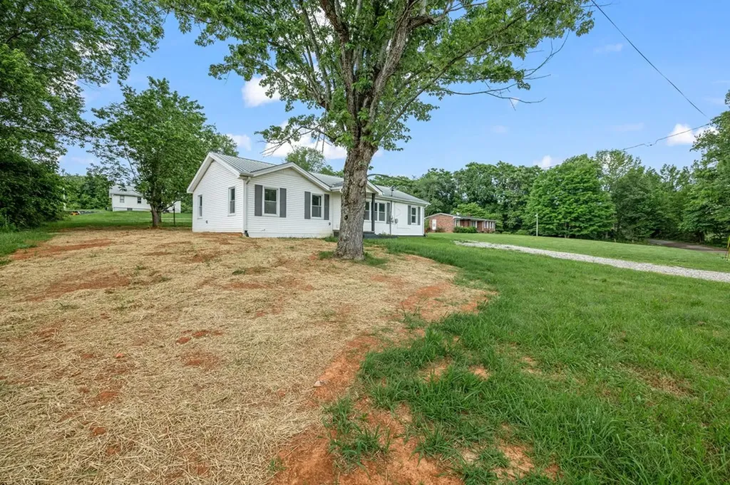 109 Ford Street Byrdstown TN 38549
