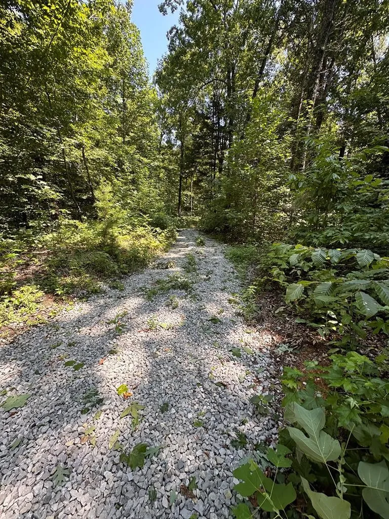 12.55AC Winningham Road Byrdstown TN 38549