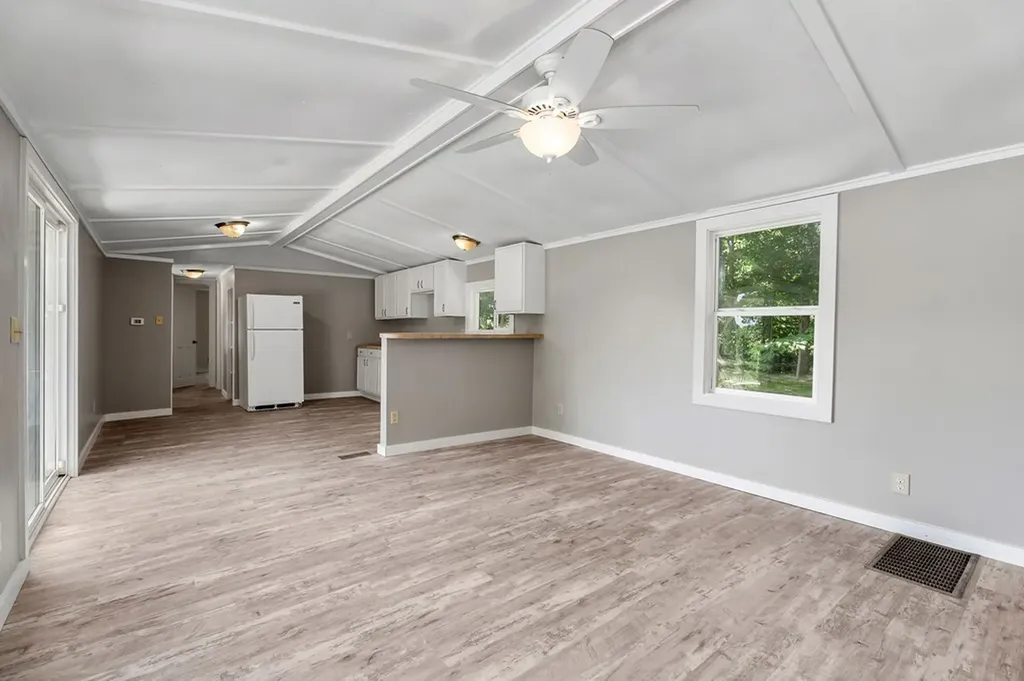 1007 Eastridge Drive Byrdstown TN 38549