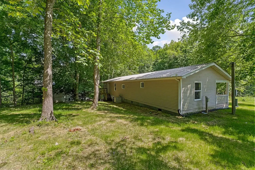 1007 Eastridge Drive Byrdstown TN 38549