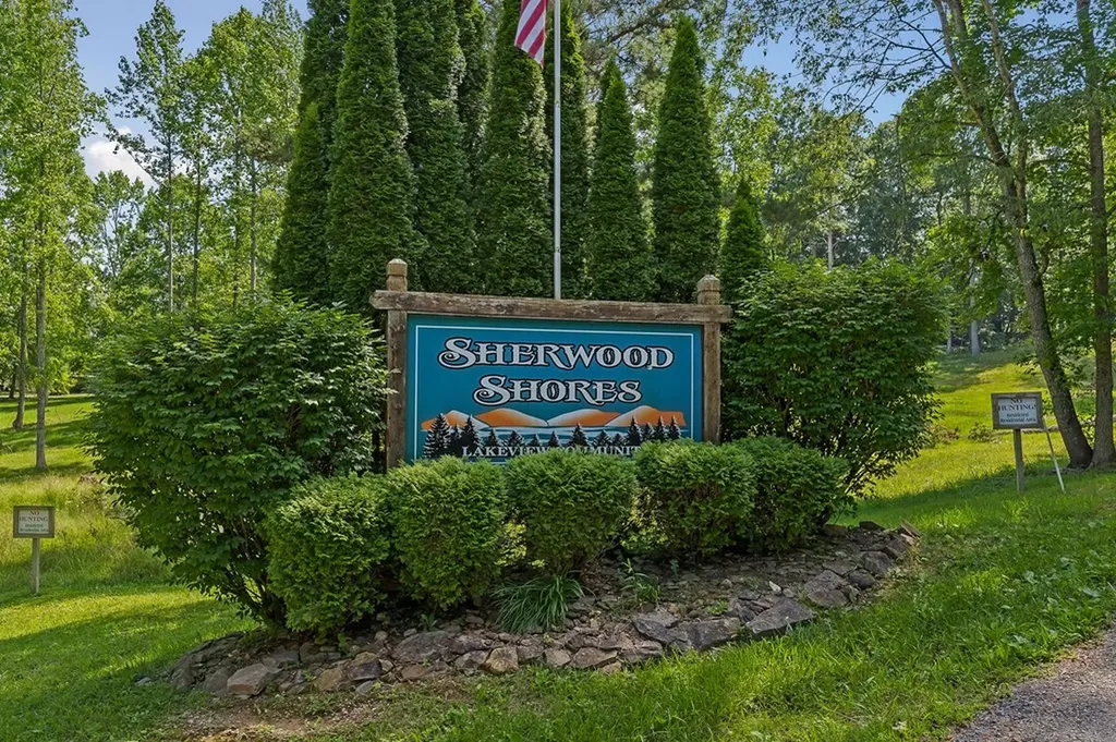 1007 Eastridge Drive Byrdstown TN 38549