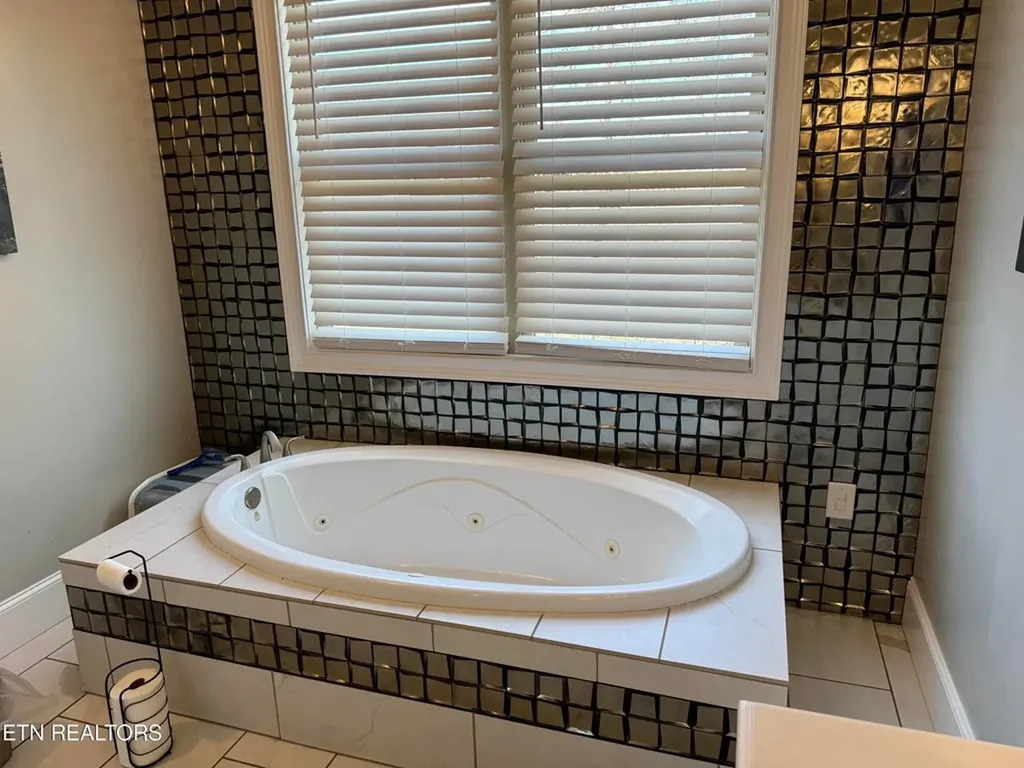 120 Carey Court Crossville TN 38571