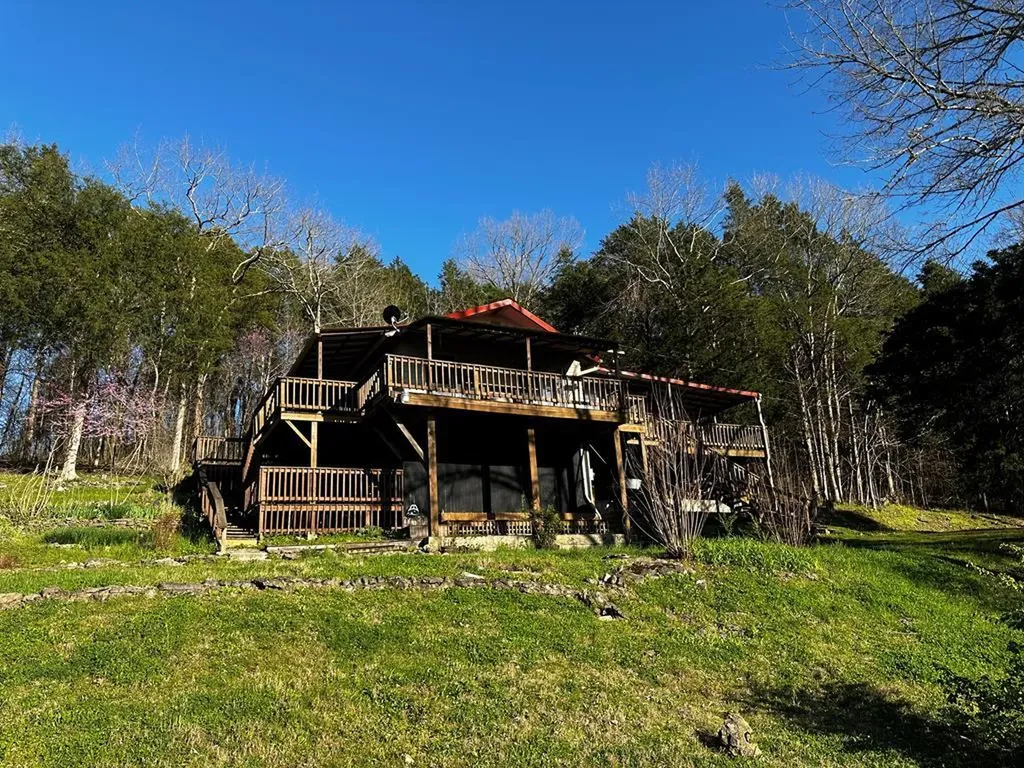 1783 Granville Highway Gainesboro TN 38562