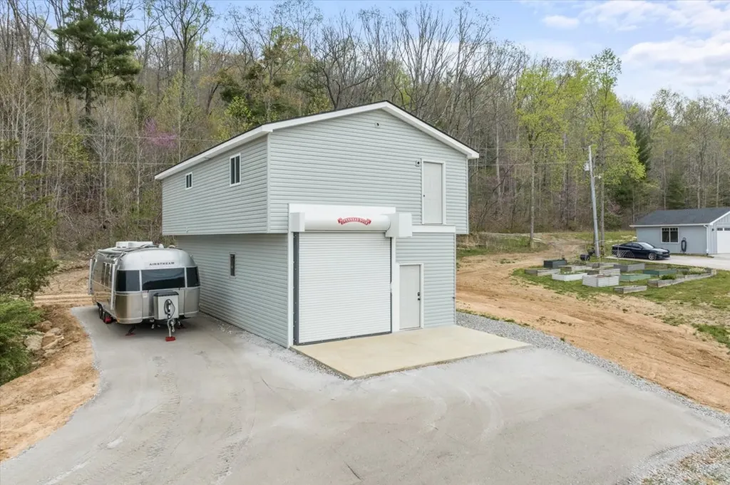 935 Bat Town Road Crab Orchard TN 37723