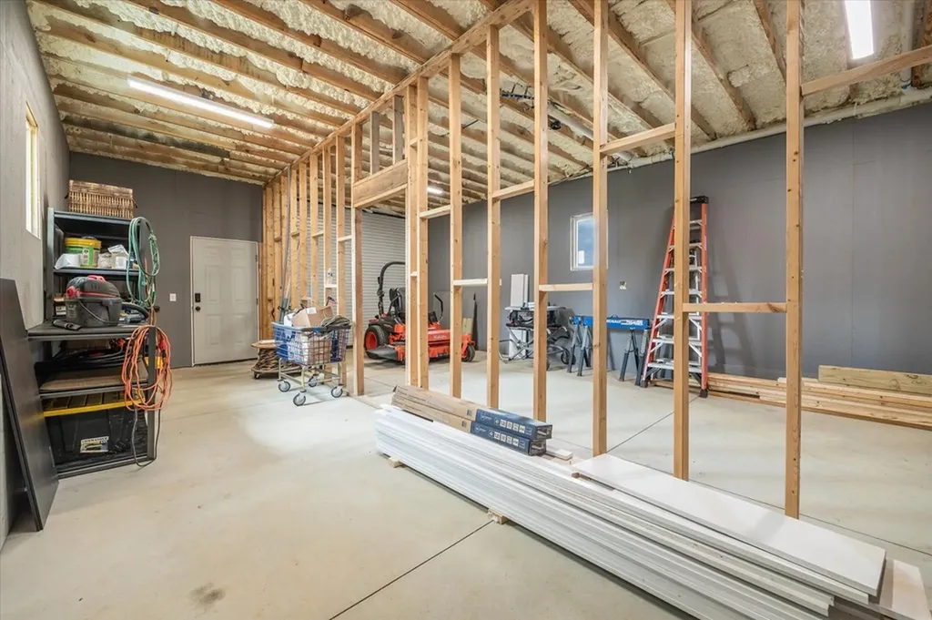 935 Bat Town Road Crab Orchard TN 37723