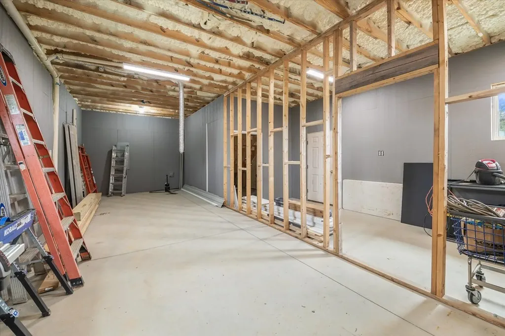 935 Bat Town Road Crab Orchard TN 37723