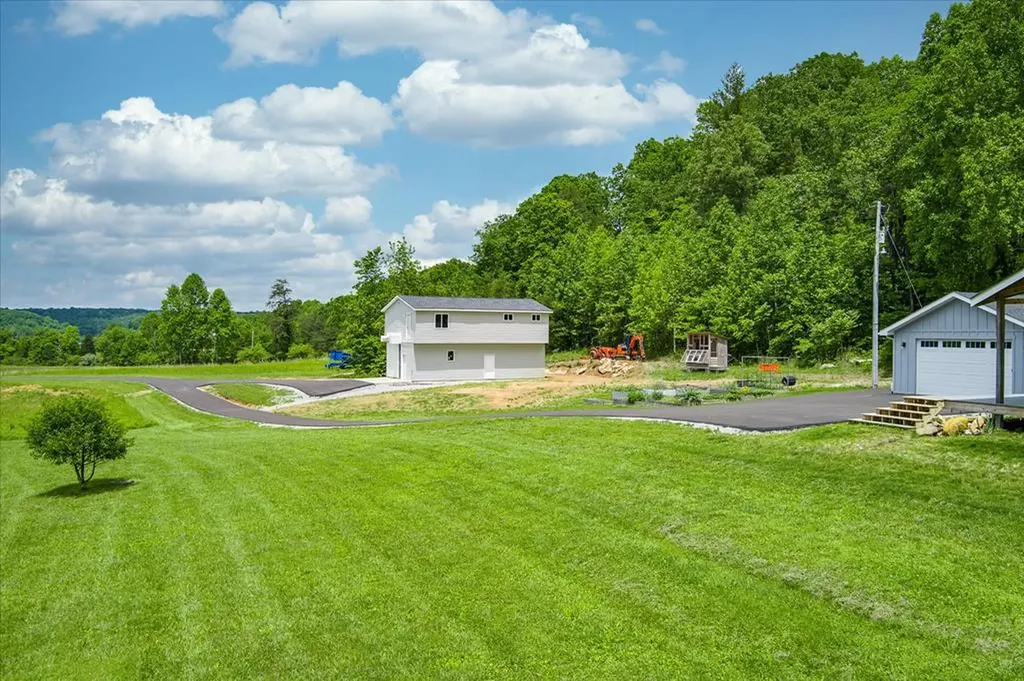 935 Bat Town Road Crab Orchard TN 37723