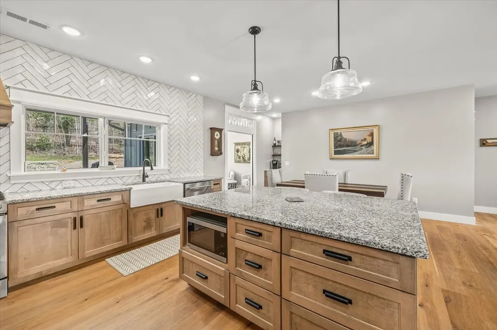 935 Bat Town Road Crab Orchard TN 37723