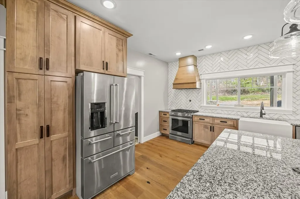 935 Bat Town Road Crab Orchard TN 37723