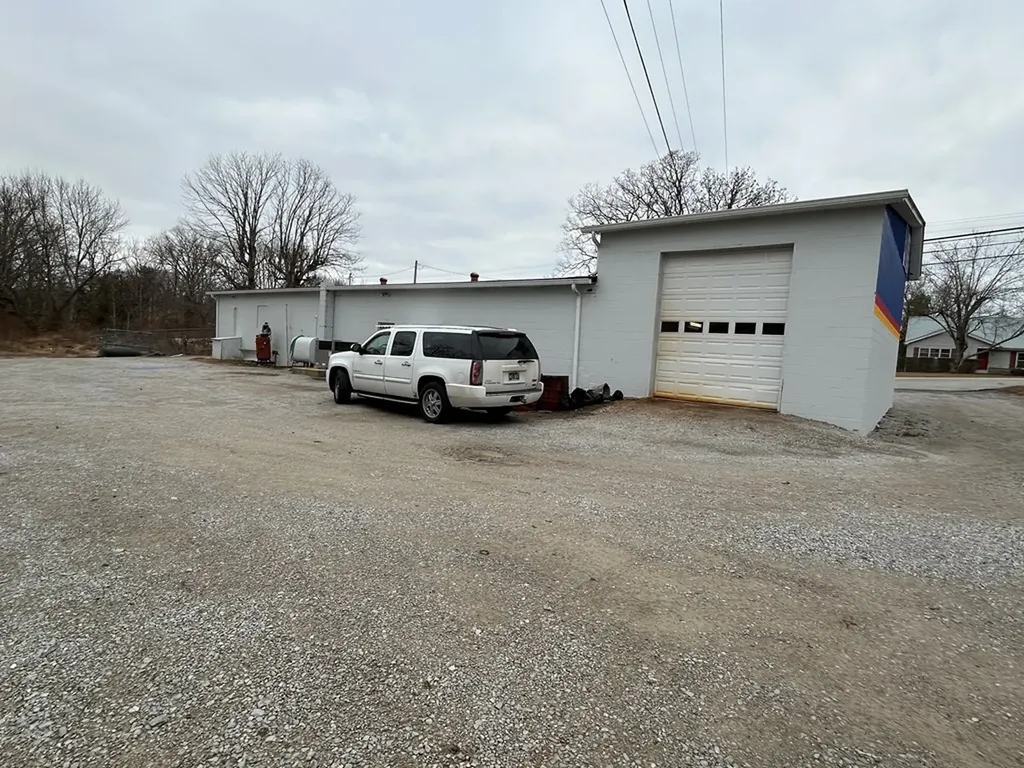 511 Central Avenue W Jamestown TN 38556