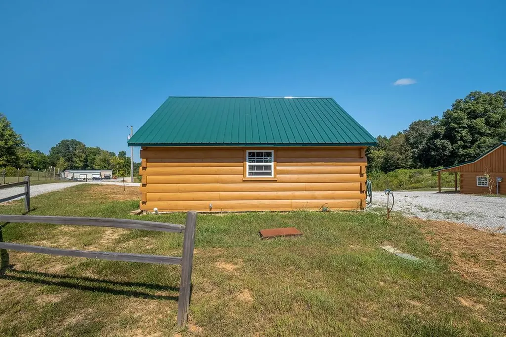 400 Sabre Park Road Alpine TN 38543