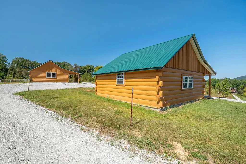 400 Sabre Park Road Alpine TN 38543