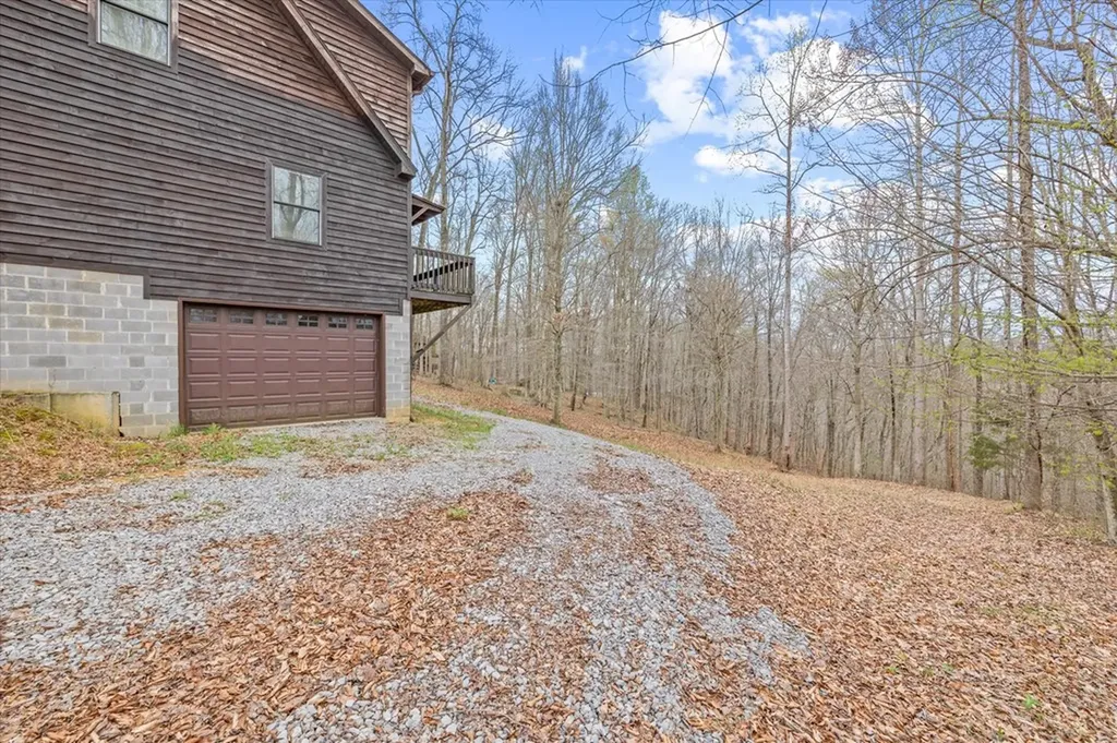 143 Koala Ridge Road Byrdstown TN 38549